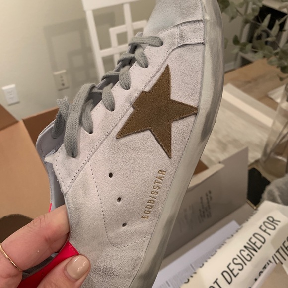 SOLD NWT Women’s golden goose sneakers size 39 NWT - Picture 2 of 8